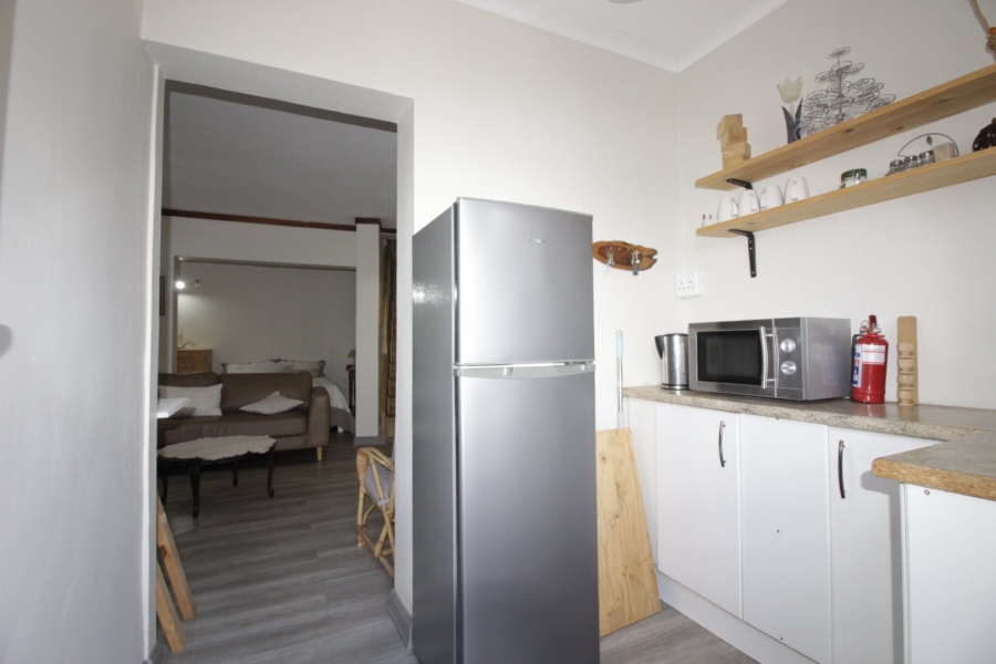 6 Bedroom Property for Sale in Paradise Beach Eastern Cape